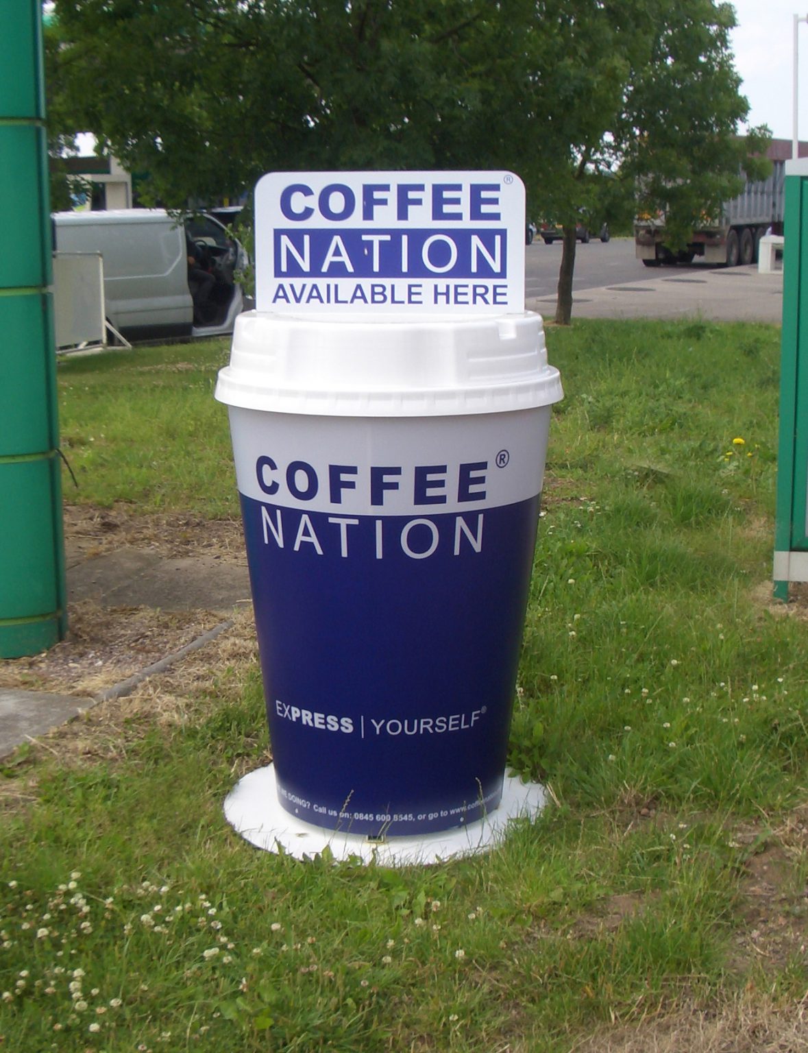 5 Reasons our GIANT Coffee cups are Smashing the Retail POS Market