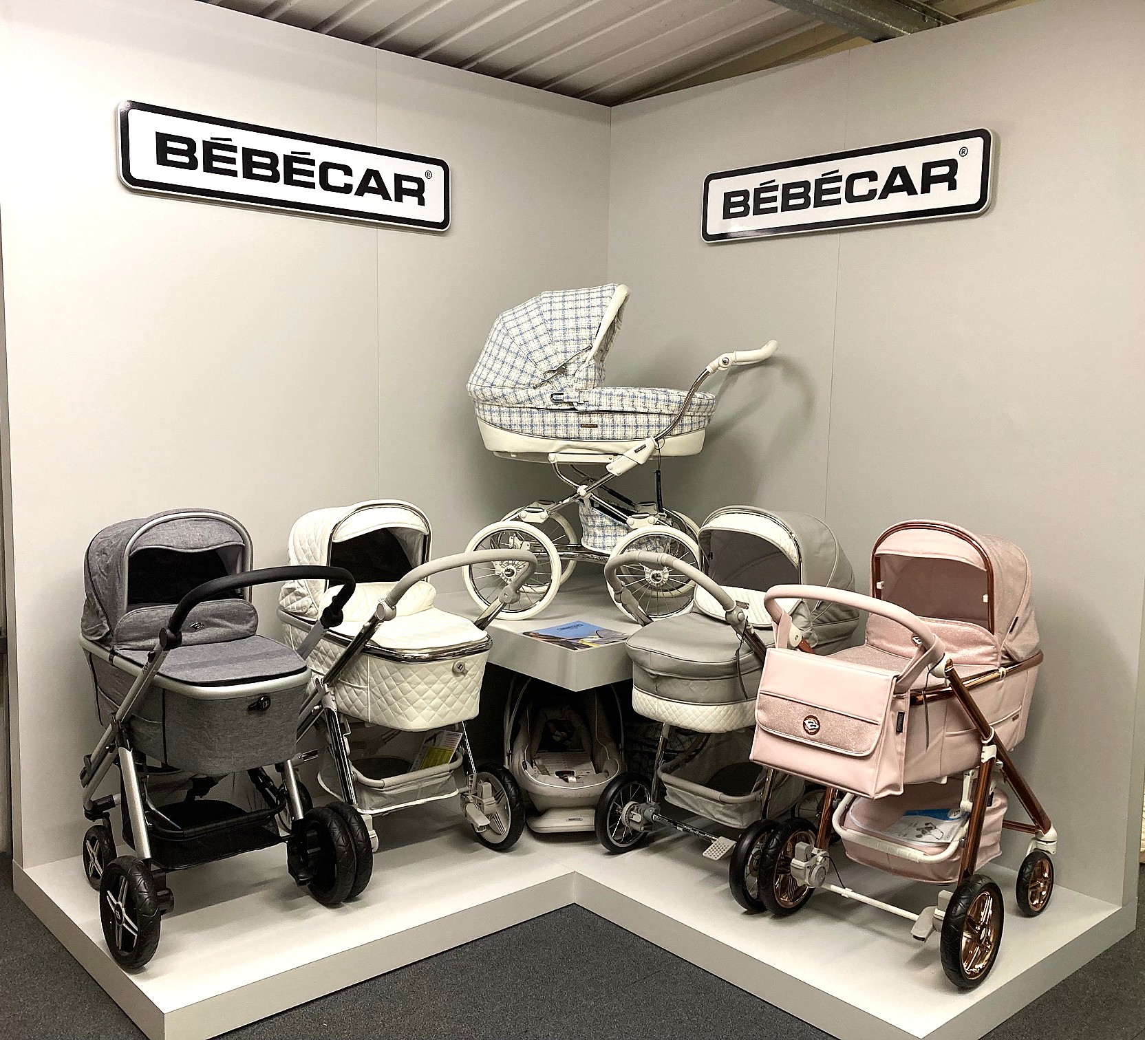Bébécar UK Baby Centre Stand by Three Point Design